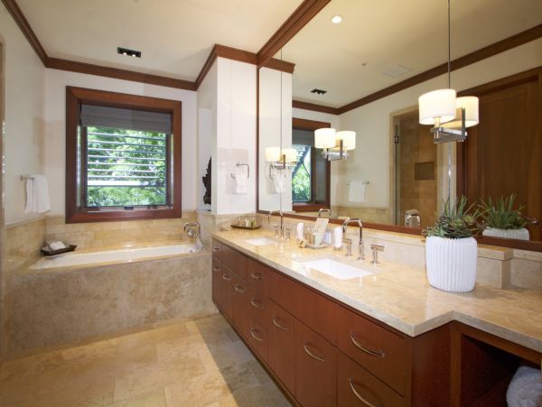 Oceanfront Three Bedroom Vacation Condo in Kapalua