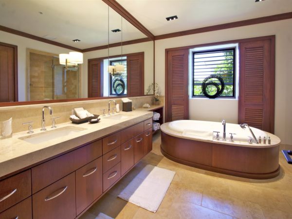 Oceanfront Three Bedroom Vacation Condo in Kapalua