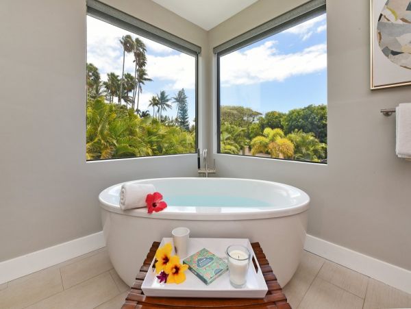 Luxury 5 Bedrooms Sleeps 10 Guests Villa
