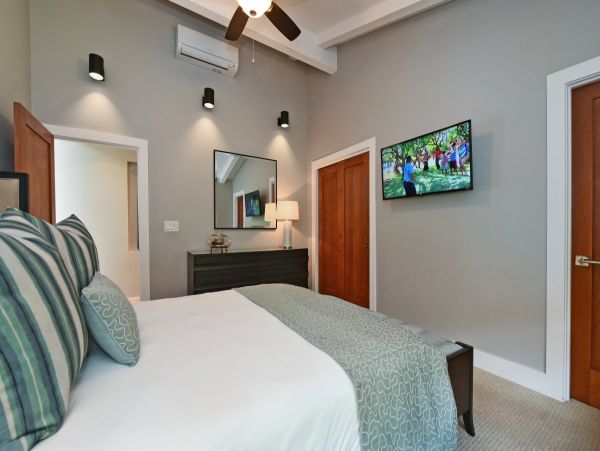 Luxury 5 Bedrooms Sleeps 10 Guests Villa