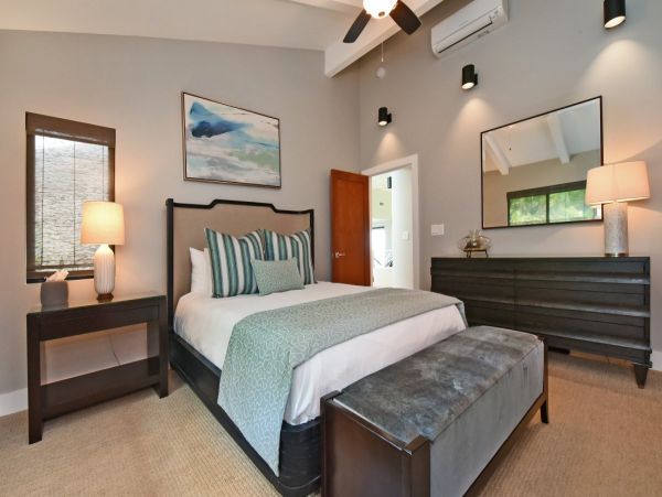 Luxury 5 Bedrooms Sleeps 10 Guests Villa