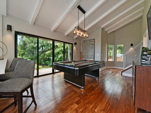 Luxury 5 Bedrooms Sleeps 10 Guests Villa