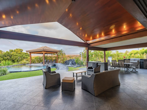 Amazing Lagoon 7 Bedroom Villa in Big Island 10,000 sq FT