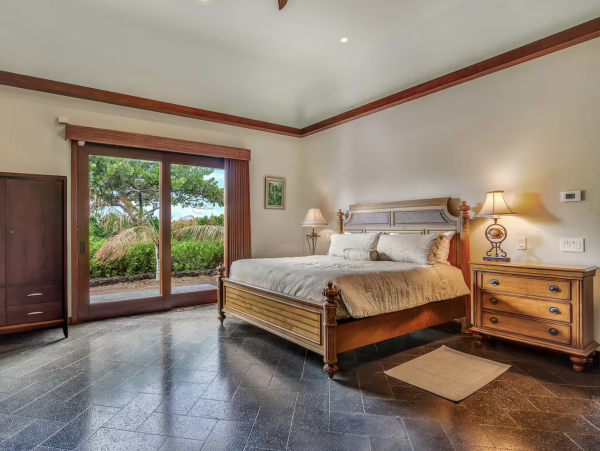 Amazing Lagoon 7 Bedroom Villa in Big Island 10,000 sq FT