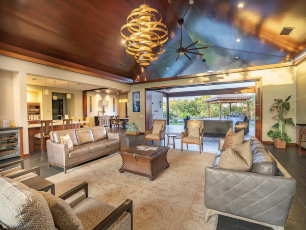Amazing Lagoon 7 Bedroom Villa in Big Island 10,000 sq FT