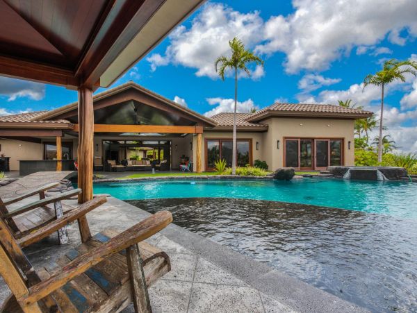 Amazing Lagoon 7 Bedroom Villa in Big Island 10,000 sq FT