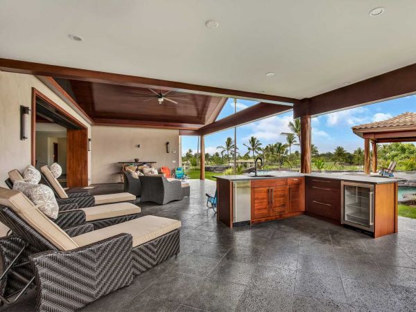 Amazing Lagoon 7 Bedroom Villa in Big Island 10,000 sq FT