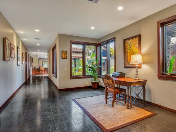Amazing Lagoon 7 Bedroom Villa in Big Island 10,000 sq FT