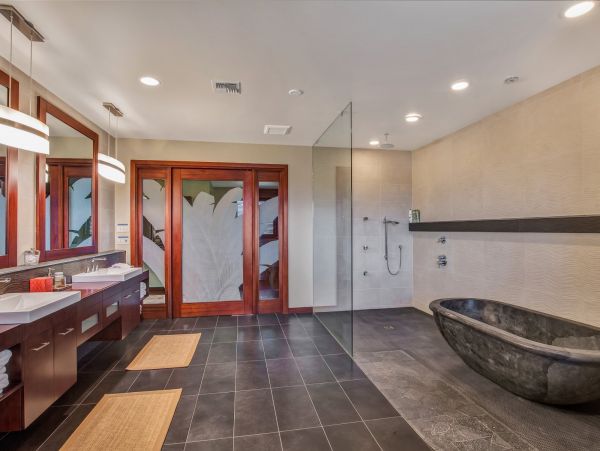 Amazing Lagoon 7 Bedroom Villa in Big Island 10,000 sq FT