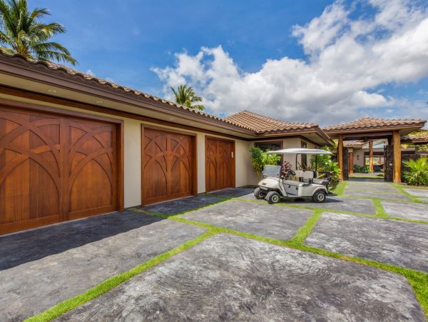 Amazing Lagoon 7 Bedroom Villa in Big Island 10,000 sq FT