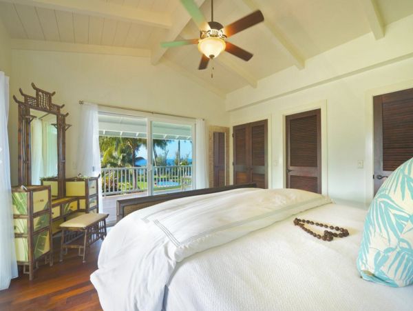 Oceanfront Kilauea Seven Bedroom Luxury Rental Home