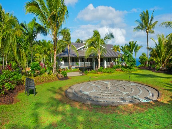 Oceanfront Kilauea Seven Bedroom Luxury Rental Home