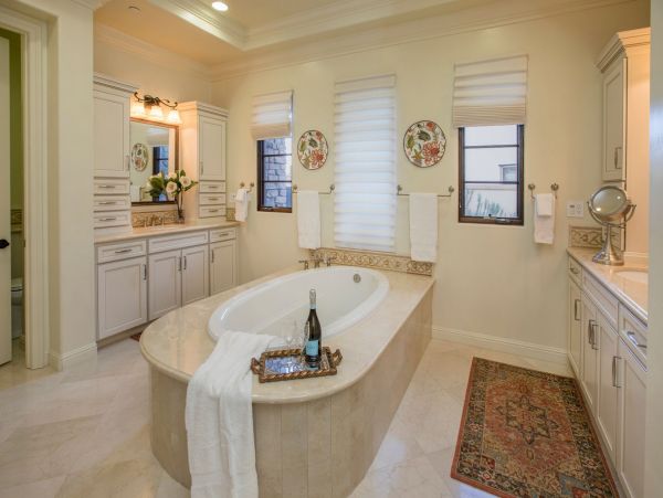 Peaceful Three Bedroom Luxury Home with Private Pool & Spa