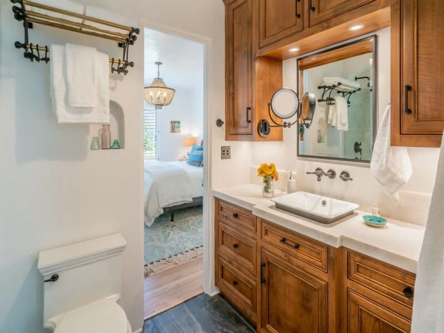 Charming 3 Bedrooms Home Sleeps 6 Guests in Santa Barbara