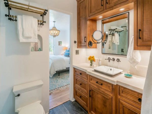Charming 3 Bedrooms Home Sleeps 6 Guests in Santa Barbara