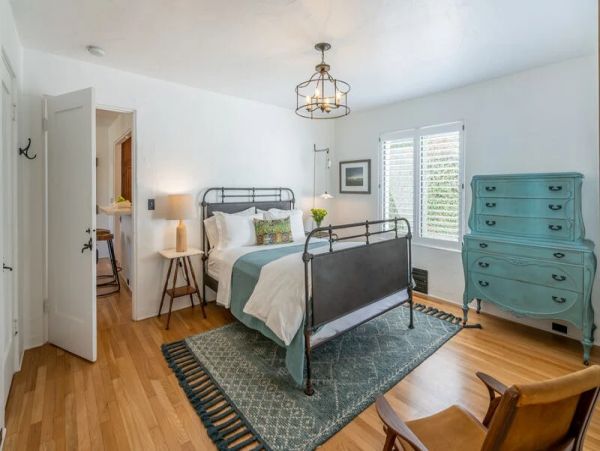 Charming 3 Bedrooms Home Sleeps 6 Guests in Santa Barbara