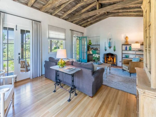 Charming 3 Bedrooms Home Sleeps 6 Guests in Santa Barbara