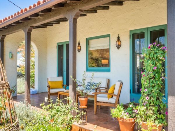 Charming 3 Bedrooms Home Sleeps 6 Guests in Santa Barbara