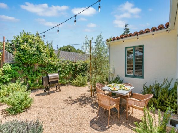 Charming 3 Bedrooms Home Sleeps 6 Guests in Santa Barbara