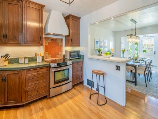 Charming 3 Bedrooms Home Sleeps 6 Guests in Santa Barbara