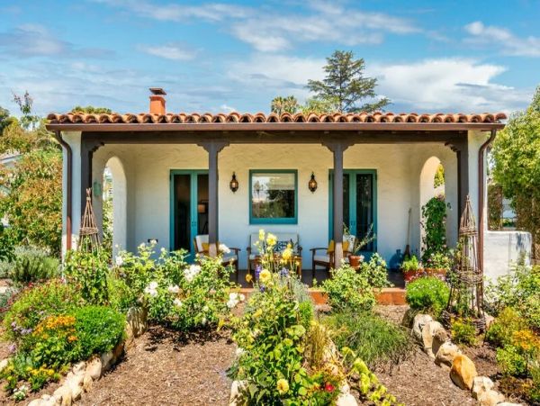 Charming 3 Bedrooms Home Sleeps 6 Guests in Santa Barbara