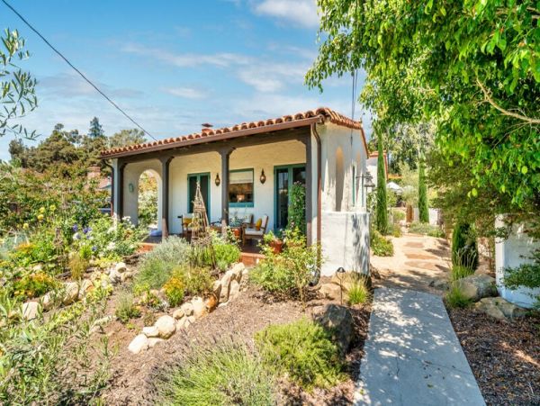 Charming 3 Bedrooms Home Sleeps 6 Guests in Santa Barbara