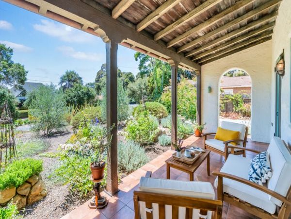Charming 3 Bedrooms Home Sleeps 6 Guests in Santa Barbara
