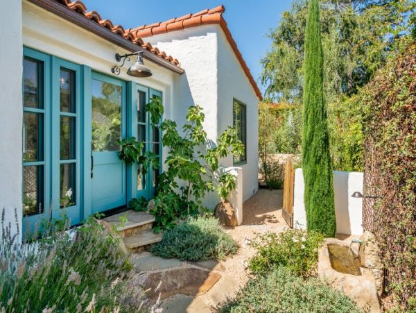 Charming 3 Bedrooms Home Sleeps 6 Guests in Santa Barbara
