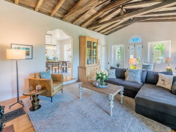Charming 3 Bedrooms Home Sleeps 6 Guests in Santa Barbara