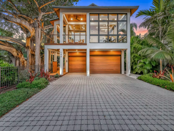 Anna Maria Island Luxury Vacation Rental - Gulf Coast Beach House with Pool & Rooftop Deck