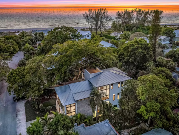 Anna Maria Island Luxury Vacation Rental - Gulf Coast Beach House with Pool & Rooftop Deck