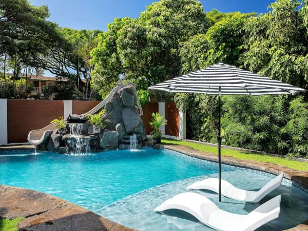 Luxury Lahaina Vacation Pool Home Sleeps 28 Guests