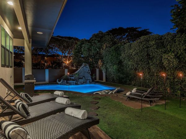 Luxury Lahaina Vacation Pool Home Sleeps 28 Guests