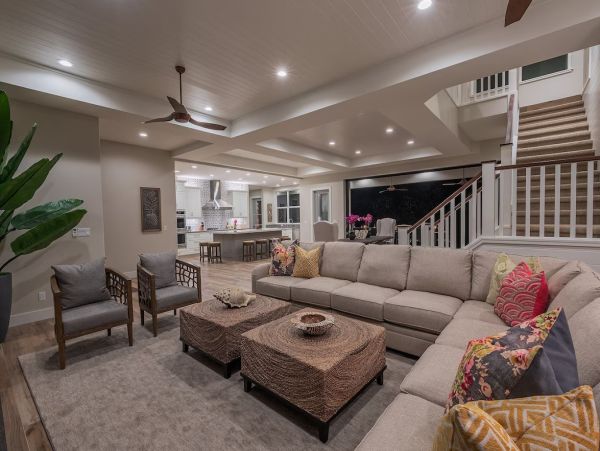 Luxury Lahaina Vacation Pool Home Sleeps 28 Guests