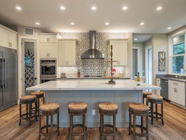 Luxury Lahaina Vacation Pool Home Sleeps 28 Guests