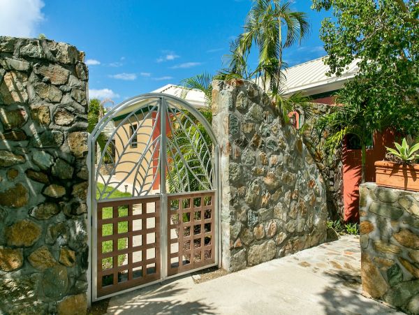 Stunning 3 Bedroom Villa With Sweeping Views of Great Cruz