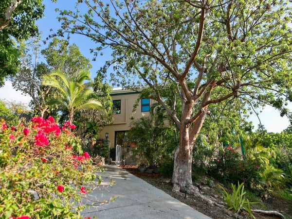 Stunning 3 Bedroom Villa With Sweeping Views of Great Cruz