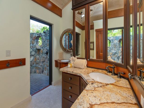 Stunning 3 Bedroom Villa With Sweeping Views of Great Cruz