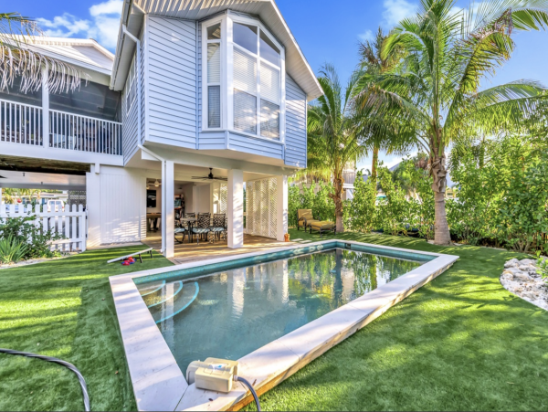 Anna Maria Three Bedroom Walk to Beach Vacation Home