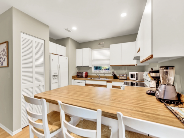 Anna Maria Three Bedroom Walk to Beach Vacation Home