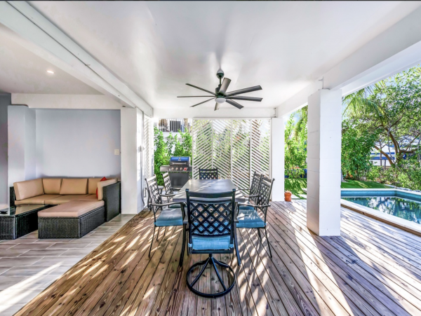 Anna Maria Three Bedroom Walk to Beach Vacation Home