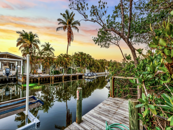 Anna Maria Three Bedroom Walk to Beach Vacation Home