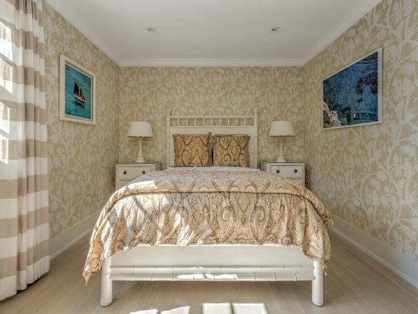 Luxury Southampton Vacation Home 3 Bedrooms Sleeps 6 Guests