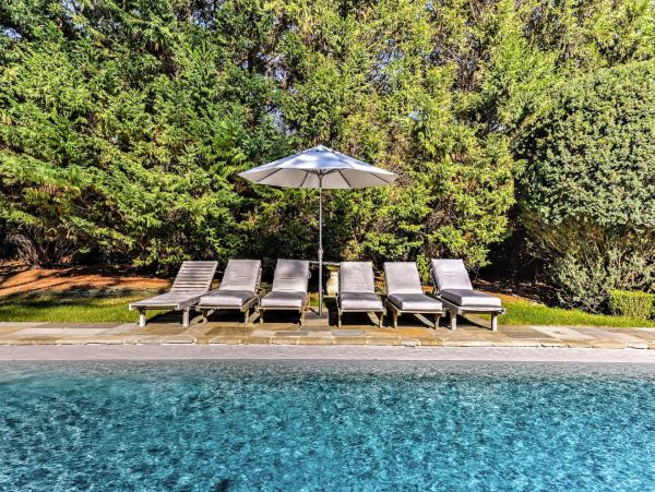 Luxury Southampton Vacation Home 3 Bedrooms Sleeps 6 Guests