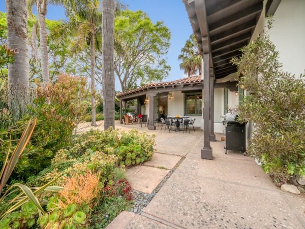 Santa Barbara Vacation Pool Home Sleeps 6 Guests