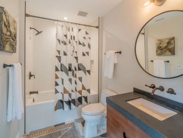 Santa Barbara Vacation Pool Home Sleeps 6 Guests