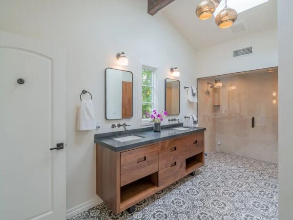 Santa Barbara Vacation Pool Home Sleeps 6 Guests