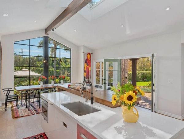 Santa Barbara Vacation Pool Home Sleeps 6 Guests