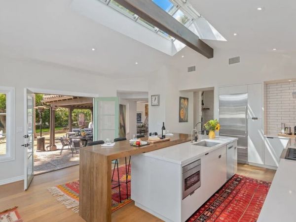 Santa Barbara Vacation Pool Home Sleeps 6 Guests
