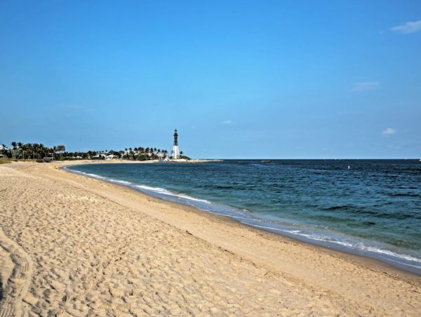 Pompano Beach Great Five Bedroom Vacation Pool Home